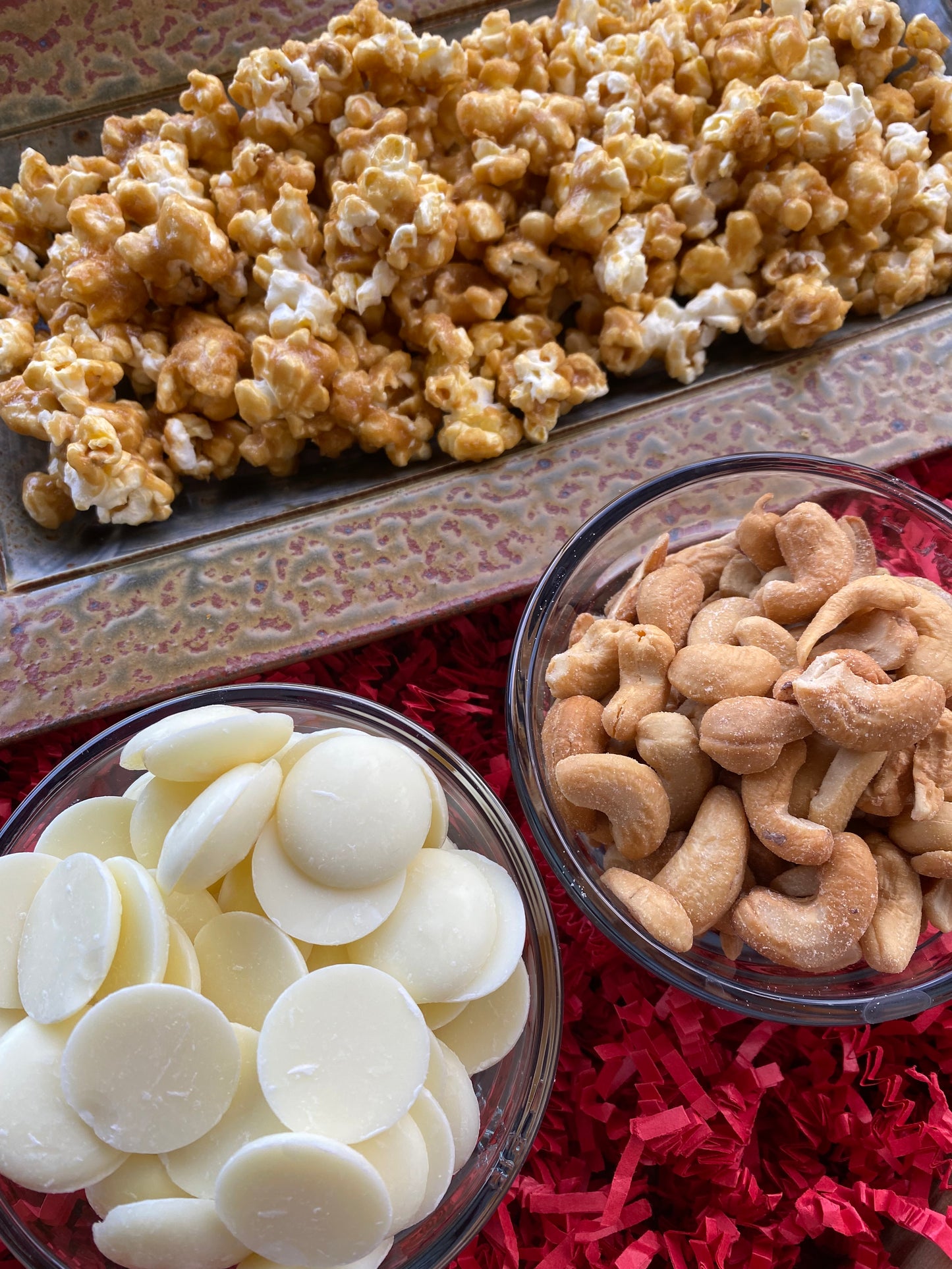 Cashew & Chocolate Drizzle Caramel Corn